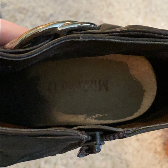 Michelle D Brown Ankle Booties (7.5) - Picture 4 of 7